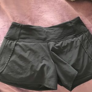 LuLu lemon shorts size 4